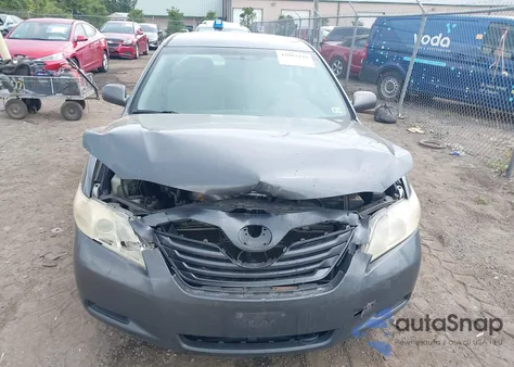 2009 Toyota Camry Le z USA, uszkodzony, nr VIN 4T1BE46K49U898016